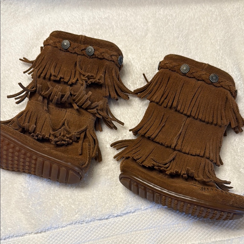 Minnetonka Brown Fringe Suede Boots
